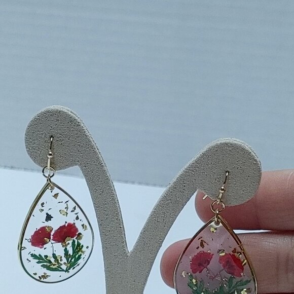 5/$25 NEW Unique Dried Flower Drop Earring Handmaking Epoxy Resin, Red - Picture 3 of 6